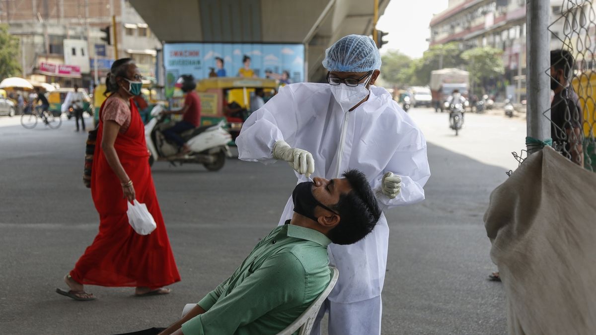Indii zneklidňuje nová dvojitá mutace koronaviru